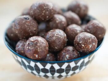 כדורים לספורט ומשחק